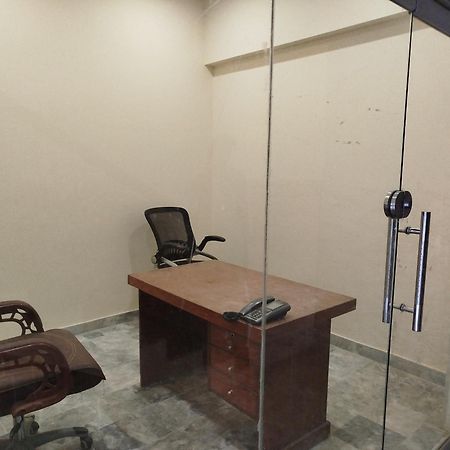 Hotel Crown Plaza, Near Karachi Airport, Darul Sehat Hospital, Dow, Agha Khan And Liaqat Hospital 외부 사진