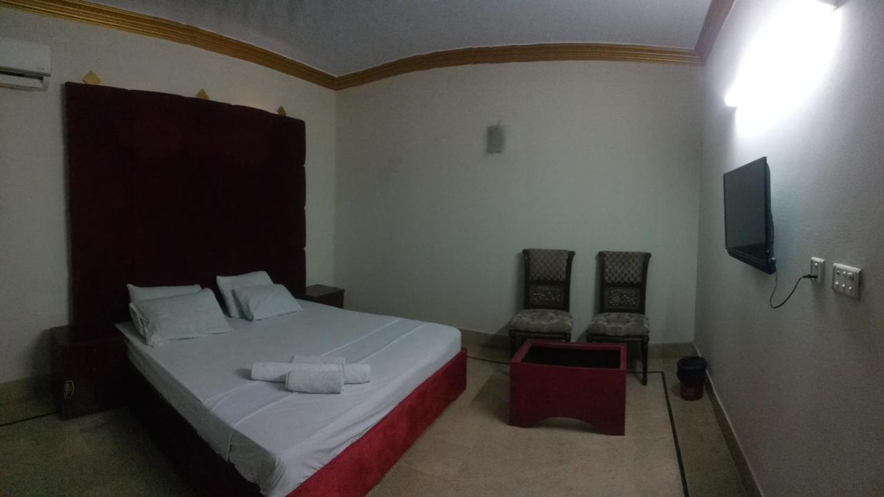 Hotel Crown Plaza, Near Karachi Airport, Darul Sehat Hospital, Dow, Agha Khan And Liaqat Hospital 외부 사진