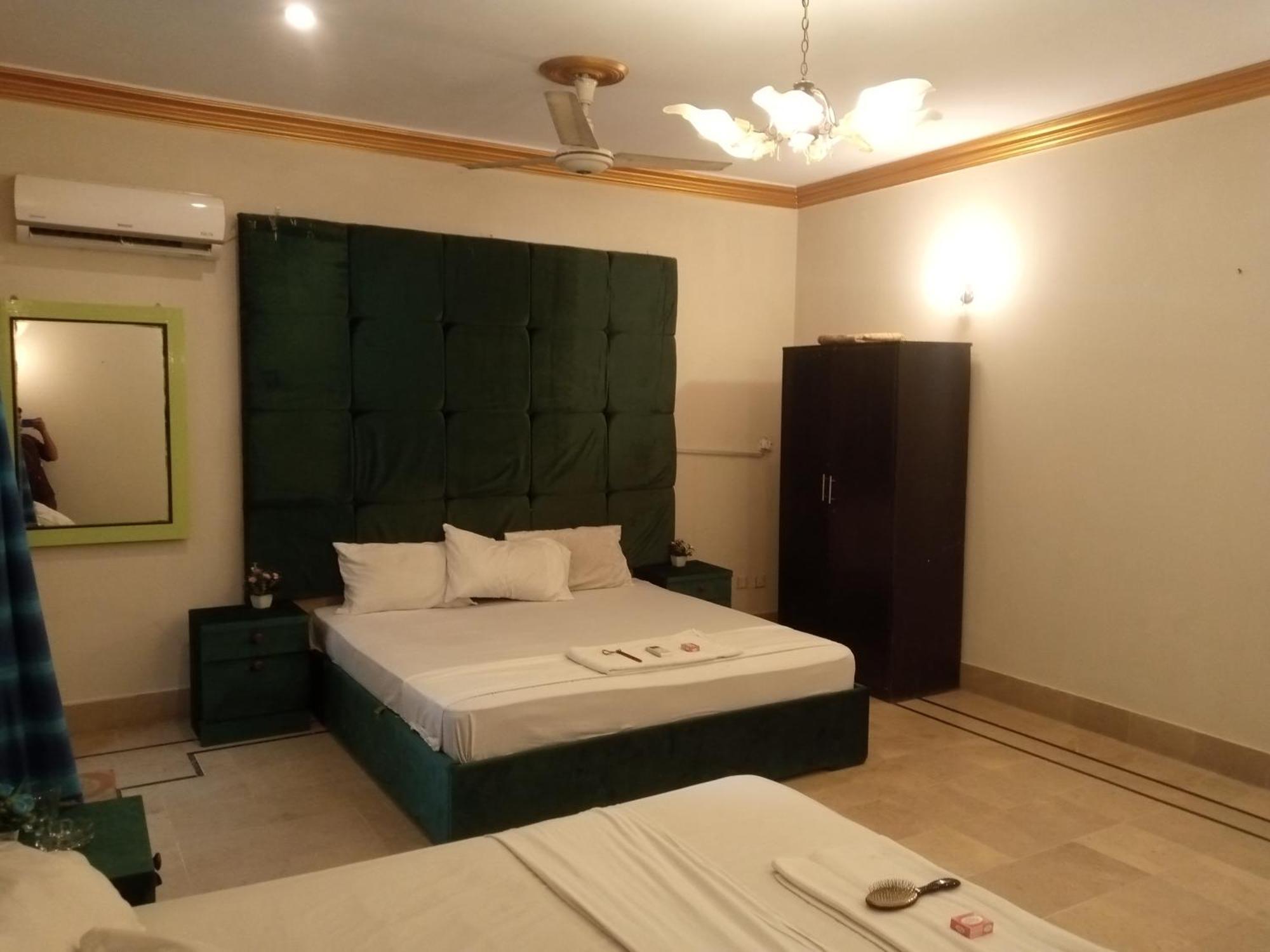 Hotel Crown Plaza, Near Karachi Airport, Darul Sehat Hospital, Dow, Agha Khan And Liaqat Hospital 외부 사진