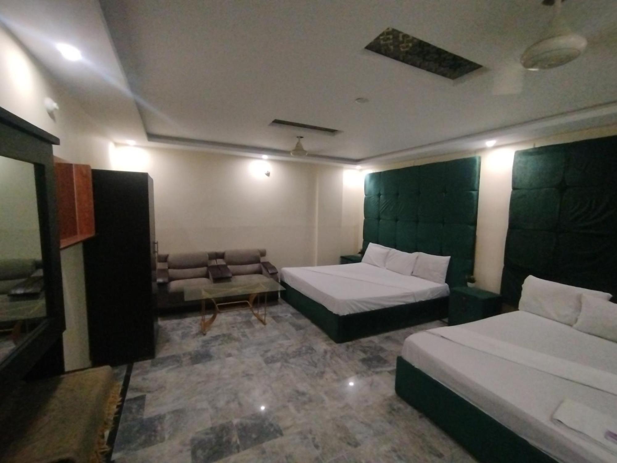 Hotel Crown Plaza, Near Karachi Airport, Darul Sehat Hospital, Dow, Agha Khan And Liaqat Hospital 외부 사진