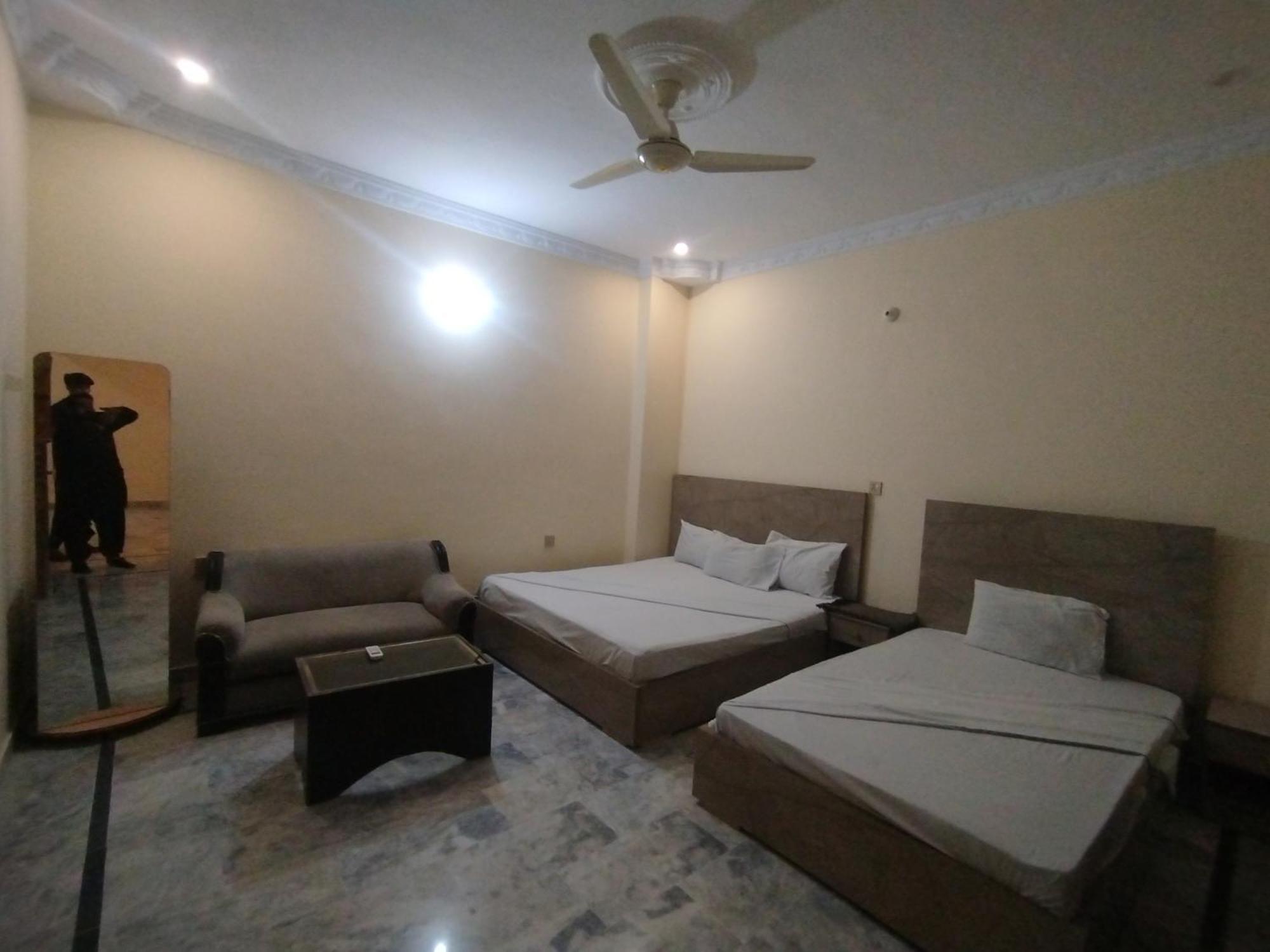 Hotel Crown Plaza, Near Karachi Airport, Darul Sehat Hospital, Dow, Agha Khan And Liaqat Hospital 외부 사진