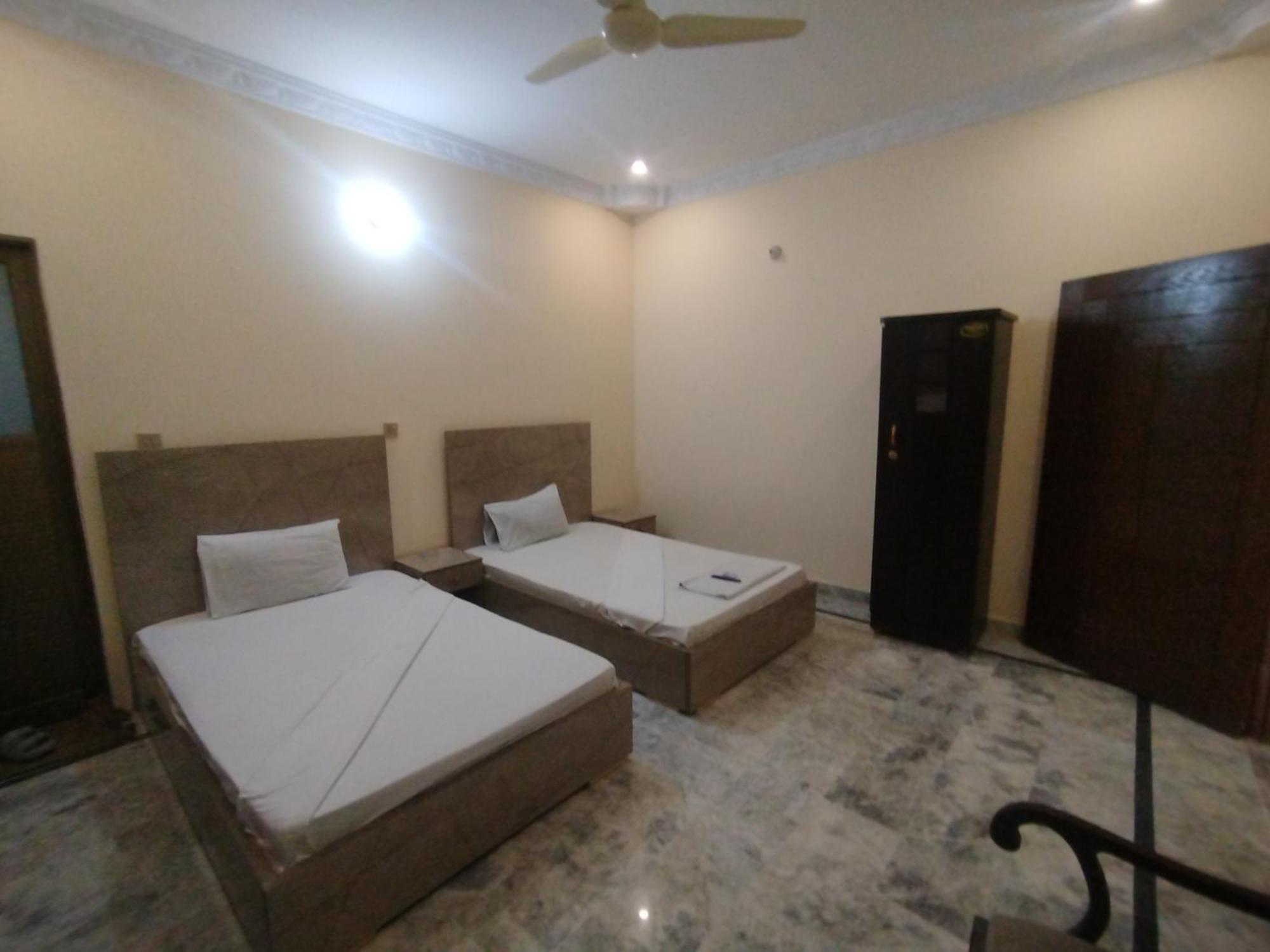 Hotel Crown Plaza, Near Karachi Airport, Darul Sehat Hospital, Dow, Agha Khan And Liaqat Hospital 외부 사진