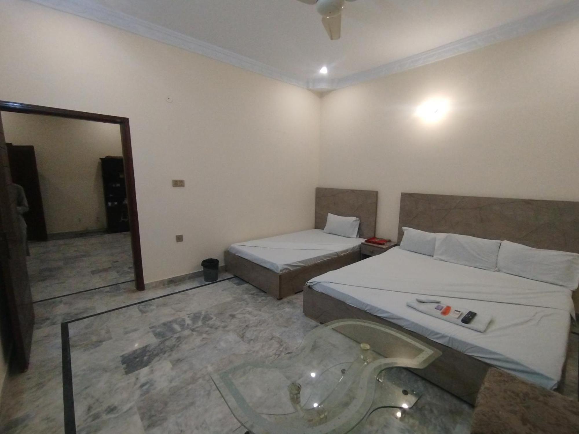 Hotel Crown Plaza, Near Karachi Airport, Darul Sehat Hospital, Dow, Agha Khan And Liaqat Hospital 외부 사진
