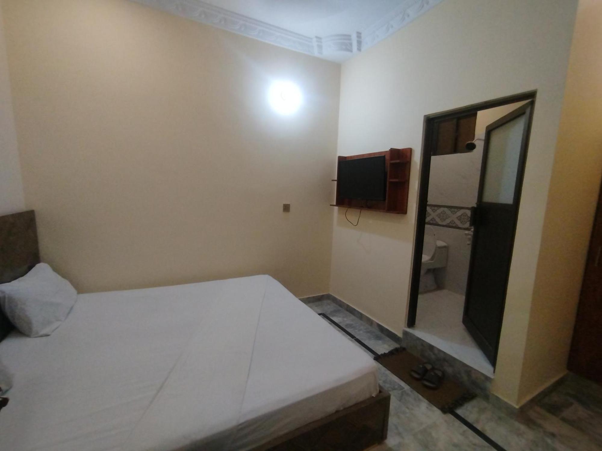 Hotel Crown Plaza, Near Karachi Airport, Darul Sehat Hospital, Dow, Agha Khan And Liaqat Hospital 외부 사진